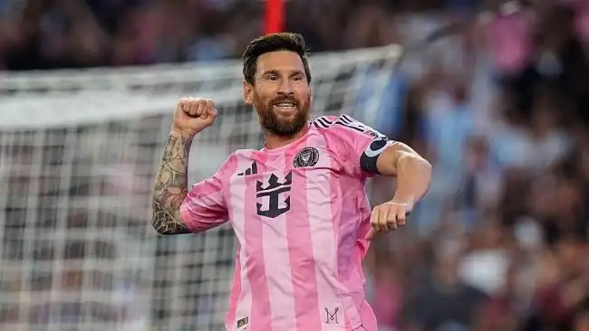 Messi Panaskan Perburuan Rekor