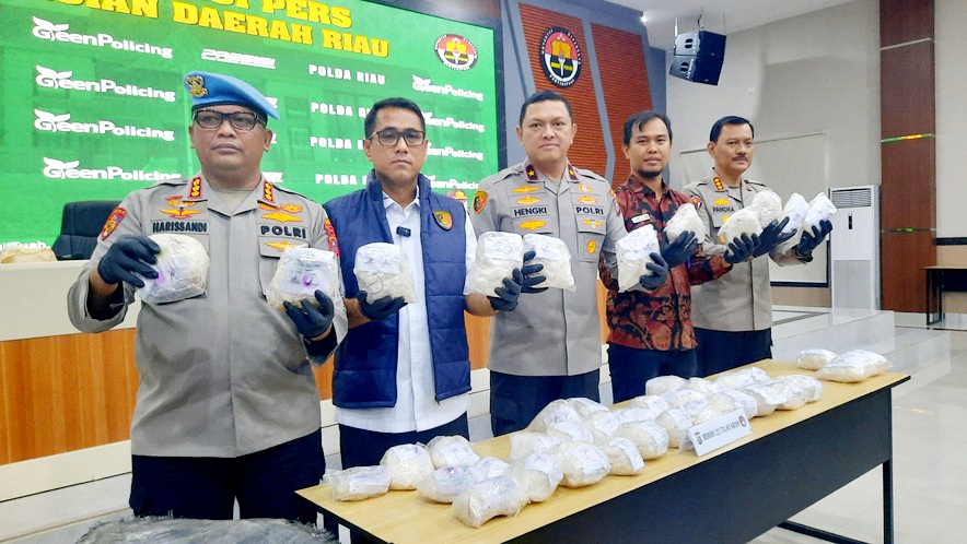 Polda Riau Ungkap Peredaran 22,7 Kg Heroin Senilai Rp 68 Miliar